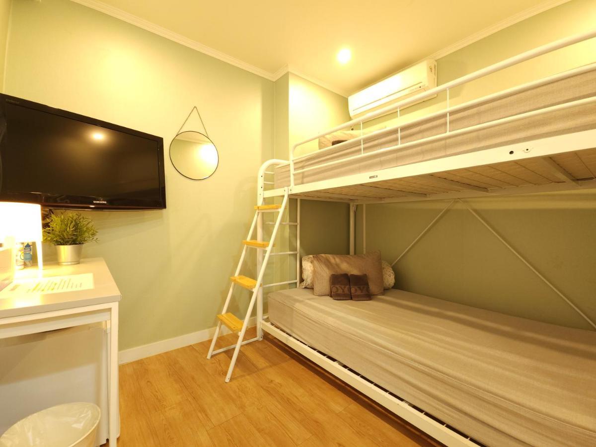 Twin Room,1385319365:JPEG